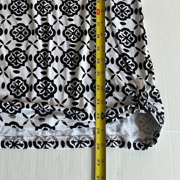 Talbots Sz M Stretch Geometric Black White Elbow Sleeve Blouse Top Shirt - Picture 7 of 9